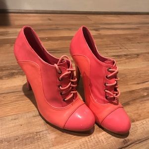 💸💰Pink Vintage Lace Pumps